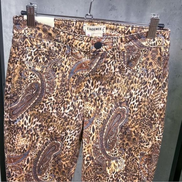 L’AGENCE | Margot High-Rise Paisley Leopard Cropped Jeans in ‘Bronze Valencia’ - Picture 6 of 12